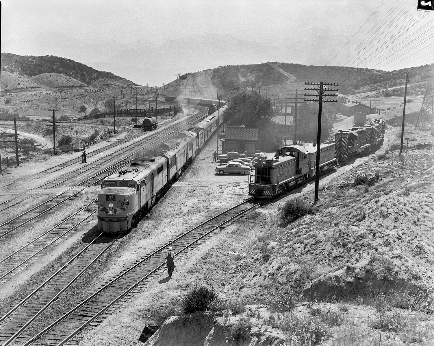 Union Pacific PA Passenger Consist at Summit Station MD McCarter Rail